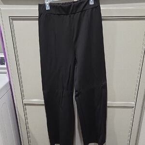 Chic Black Women's Cropped Pants